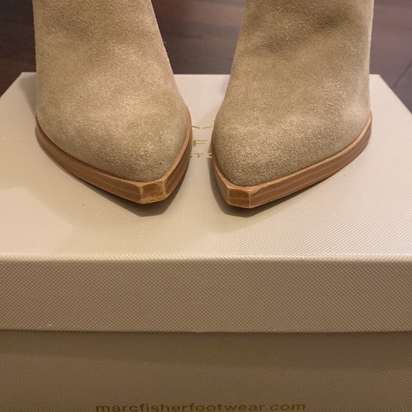 Marc Fisher Oshay Light Gray Suede Ankle Boot - Picture 4 of 10